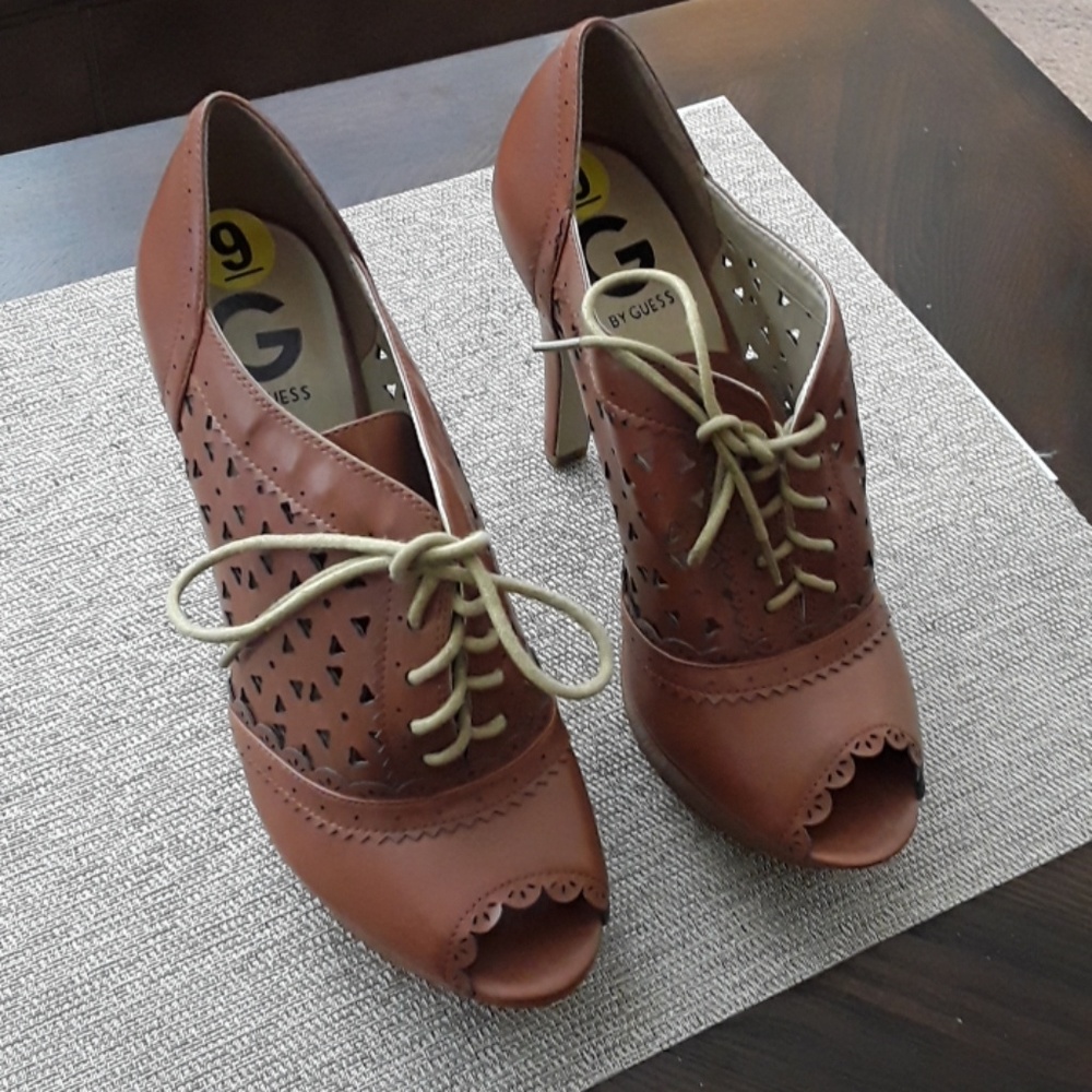 Guess peep toe heels Size 9